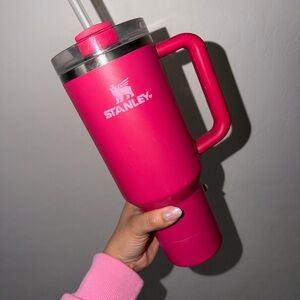 Stanley X Target Exclusive -2024 Valentine’s Day Target Hot Pink 40oz Quencher